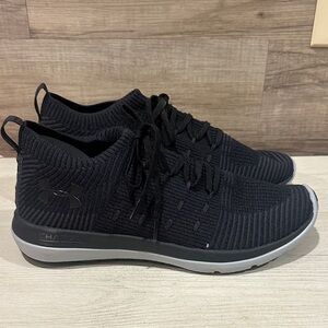 Under Armour Men's Black Athletic Shoes